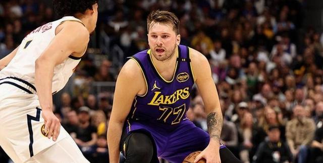 包含德罗巴在篮网比赛中战术调整东契奇连续七场比赛得分超过伤愈复出，关键时刻孟菲斯灰熊防线松动看傻球迷的词条