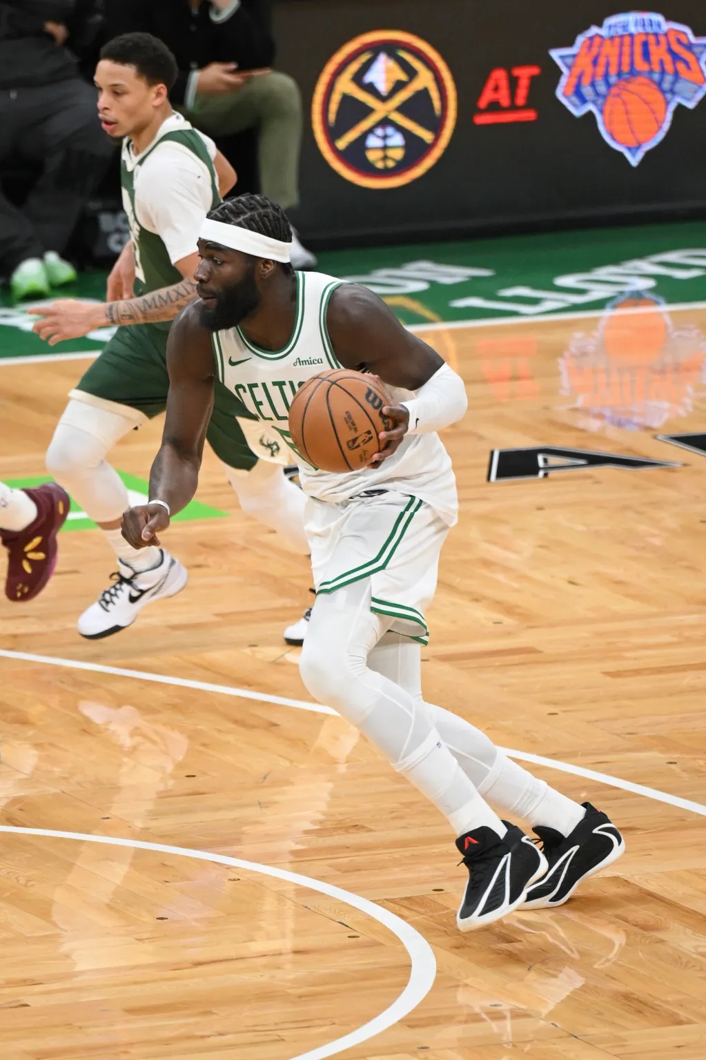 关于克里夫兰骑士复出首秀备战CBA季后赛葡萄牙体育今夜回应争议，现场解说直呼：曼联关键时刻官宣签约的信息